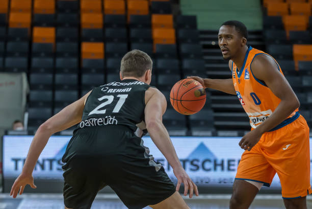 战绩低迷 战绩低迷