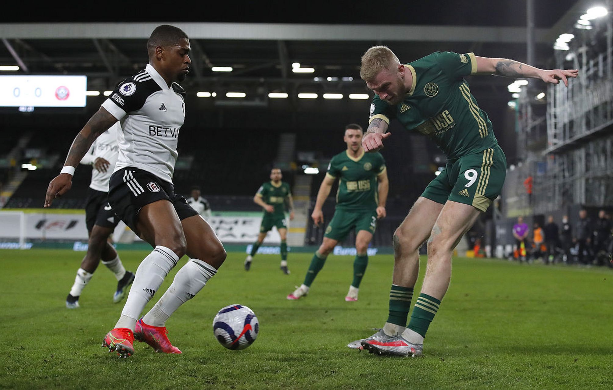 展现出与国 展现出与国